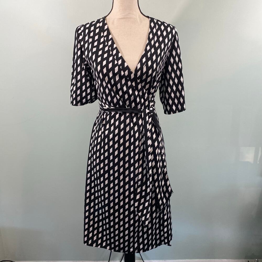 Talbots Women Black & White Graphics Wrap Dress Size 4